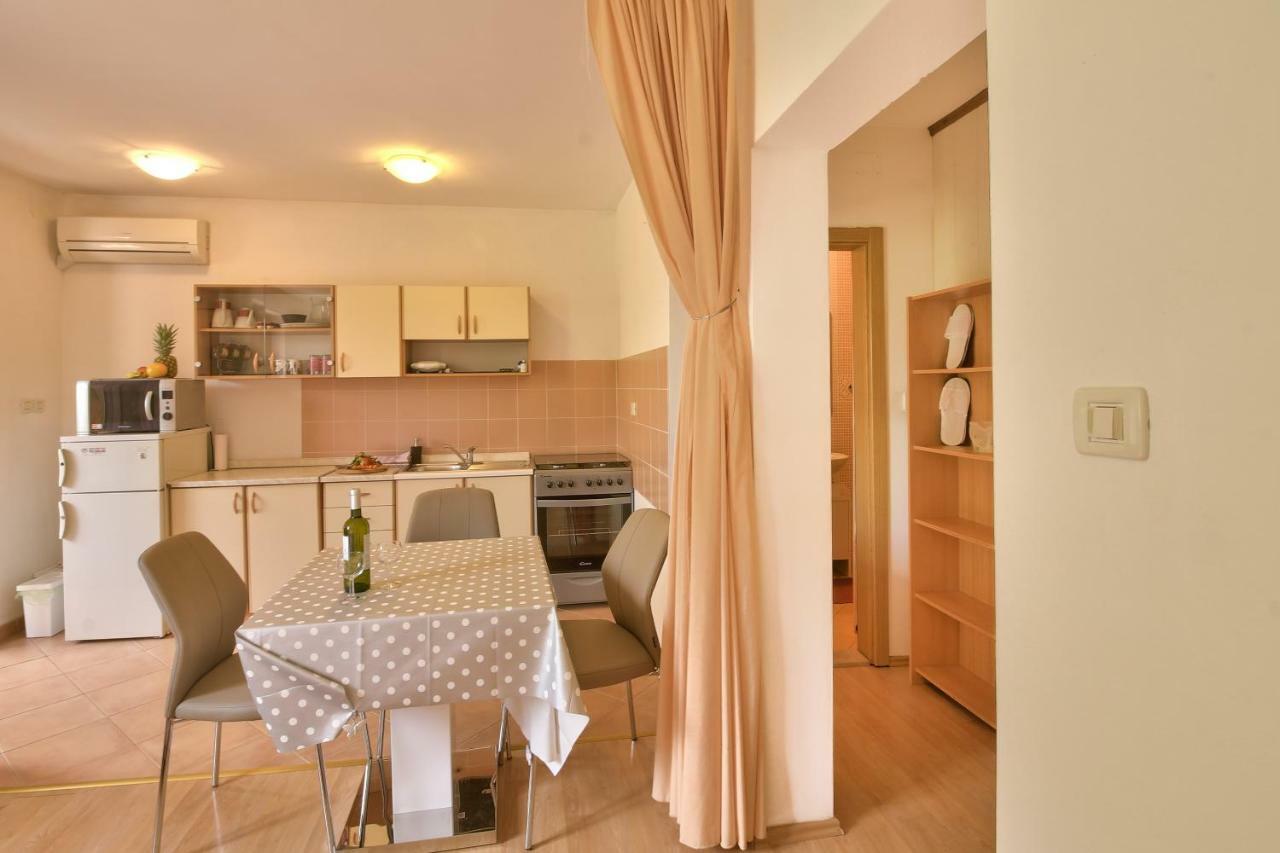 Apartment Borik Pula Exterior photo